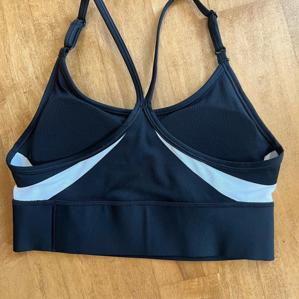Nike Women's Black Sports Bra - Picture 2 of 4